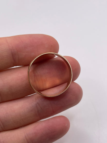 9ct gold patterned band