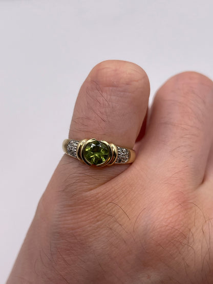 9ct gold peridot and diamond ring