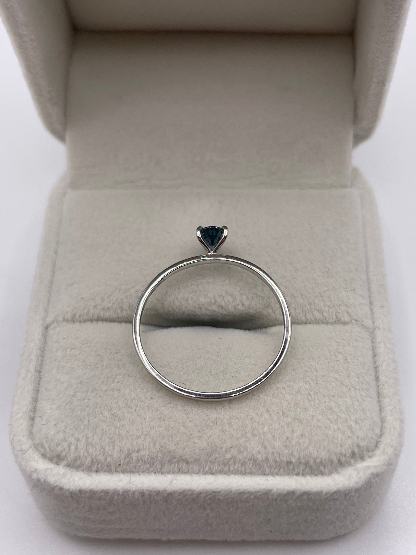 Platinum sapphire ring