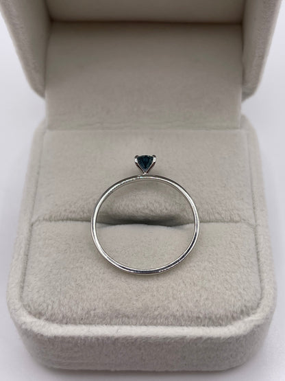 Platinum sapphire ring