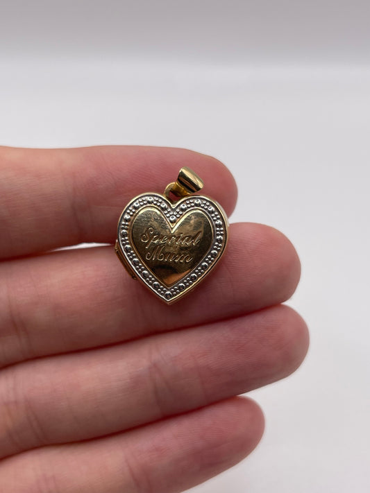 9ct gold locket pendant