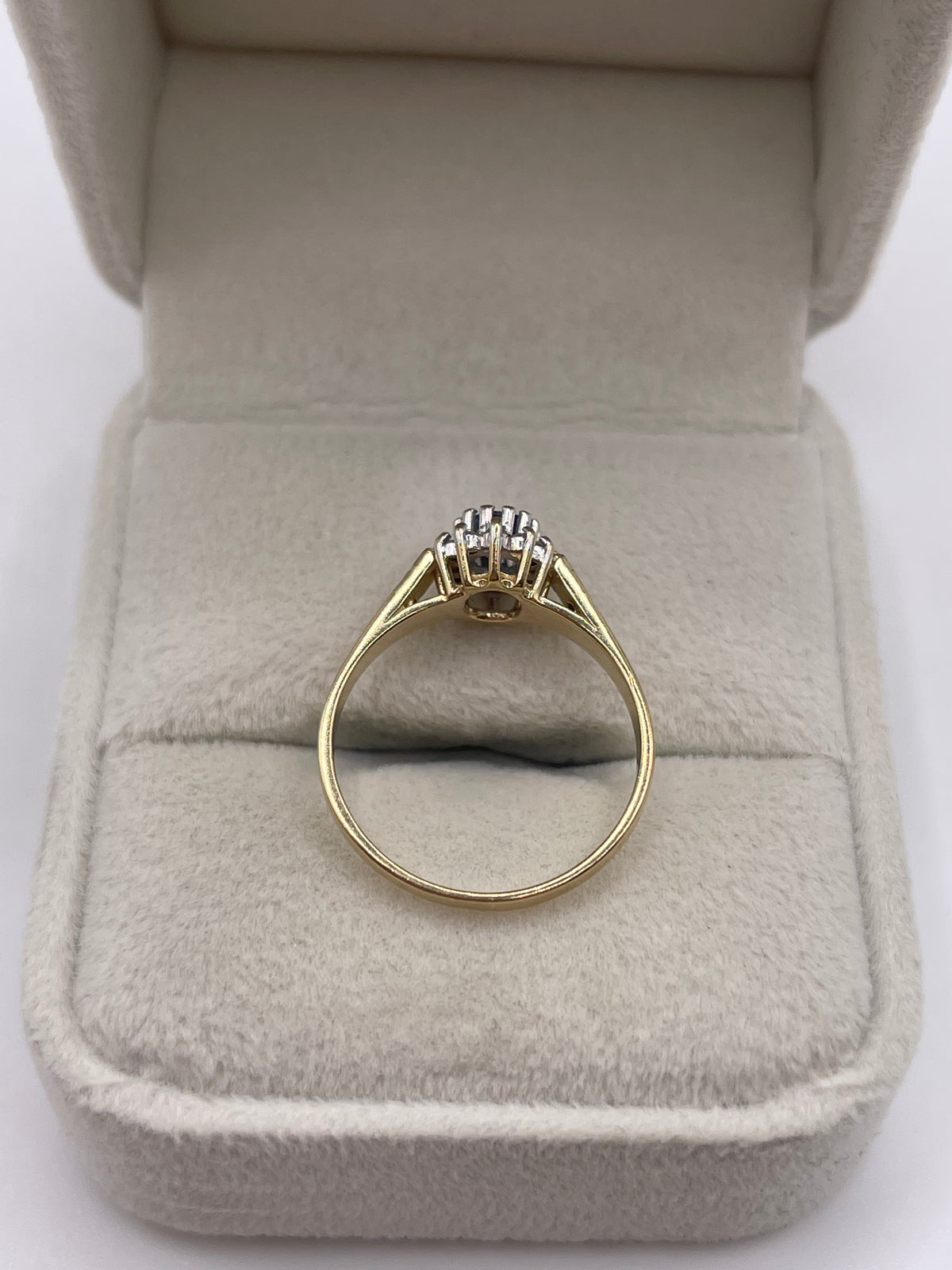 9ct gold sapphire and diamond ring