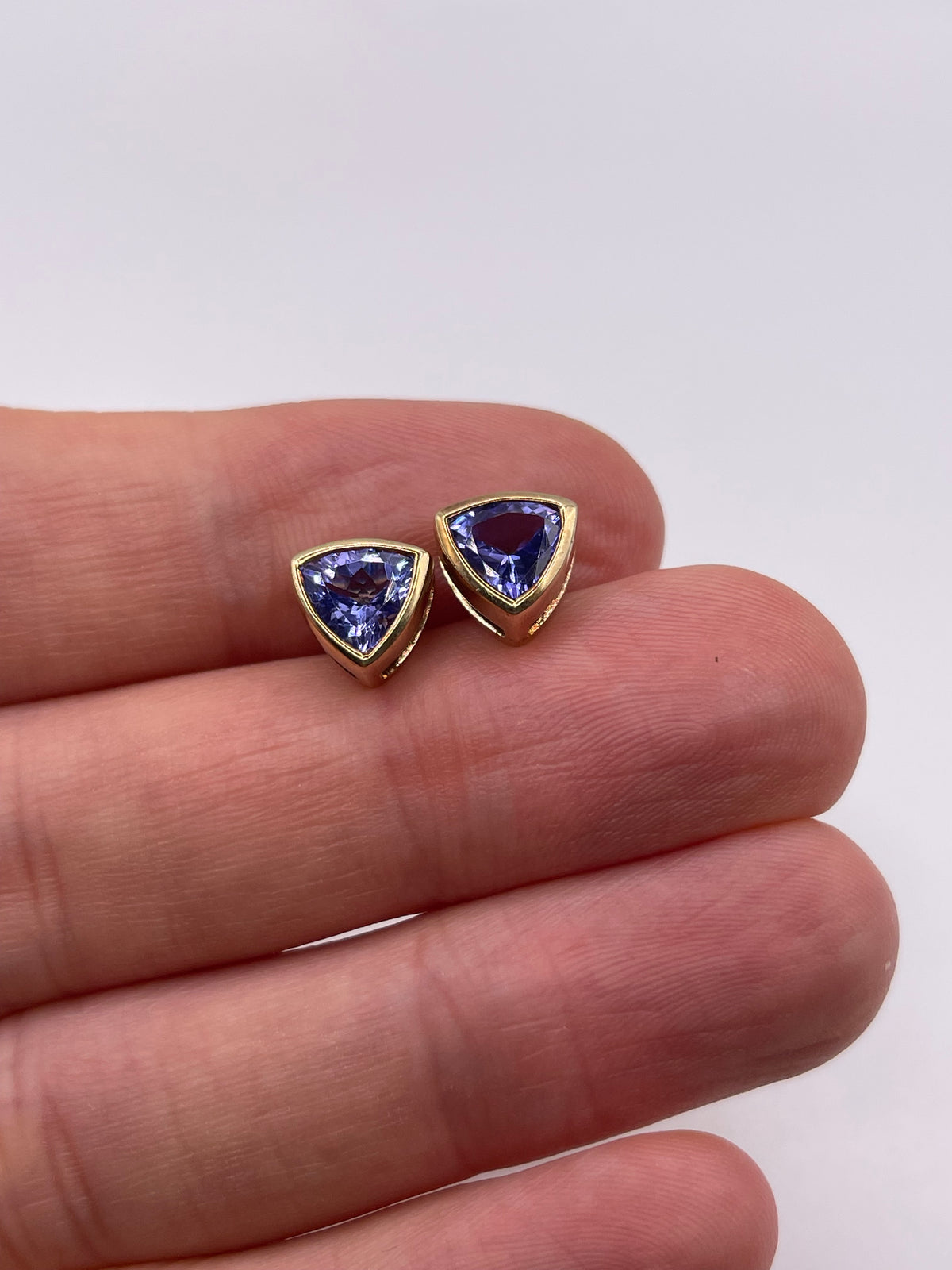 9ct gold tanzanite earrings