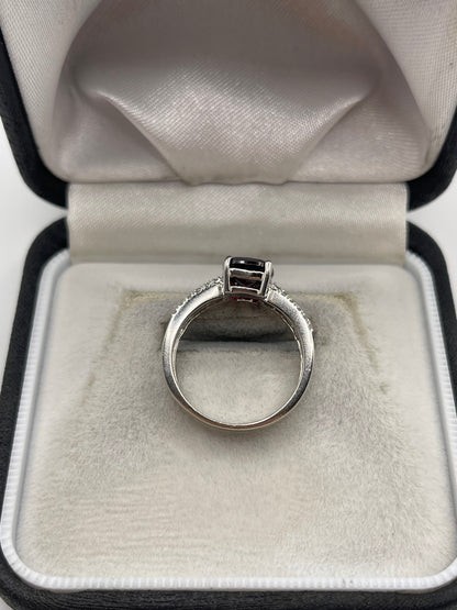 9ct white gold garnet and diamond ring