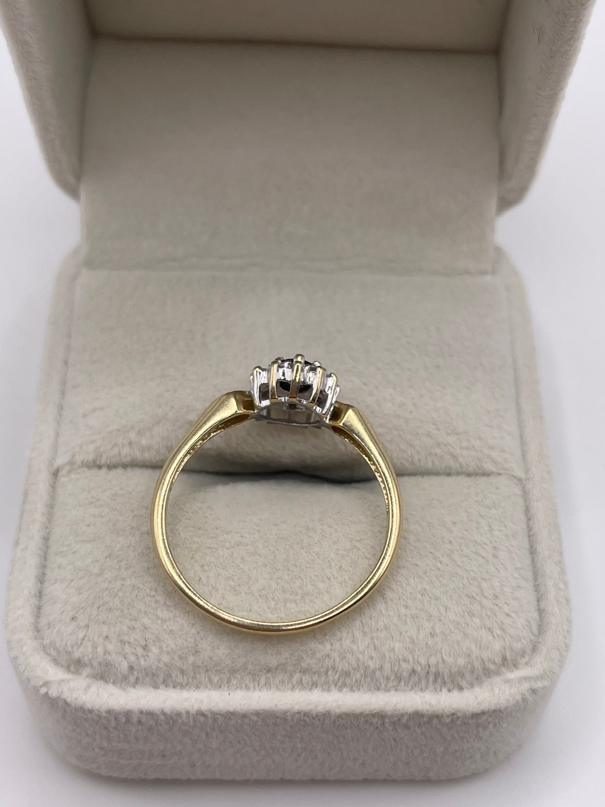 9ct gold sapphire and diamond ring