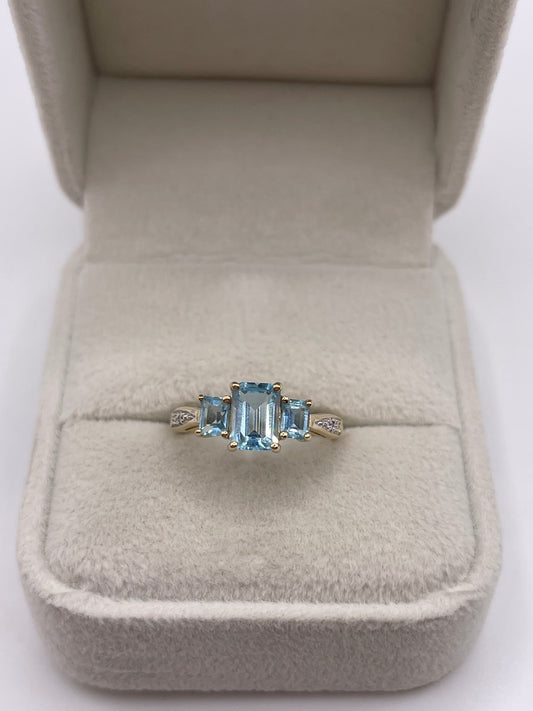 9ct gold topaz and diamond ring
