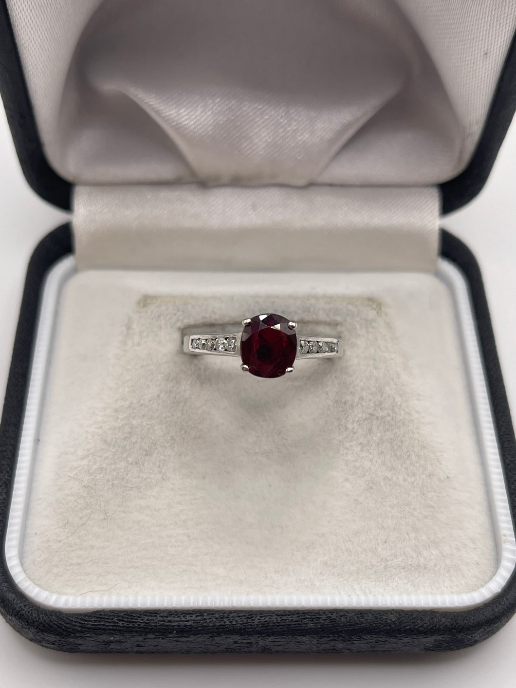 14ct white gold ruby and diamond find