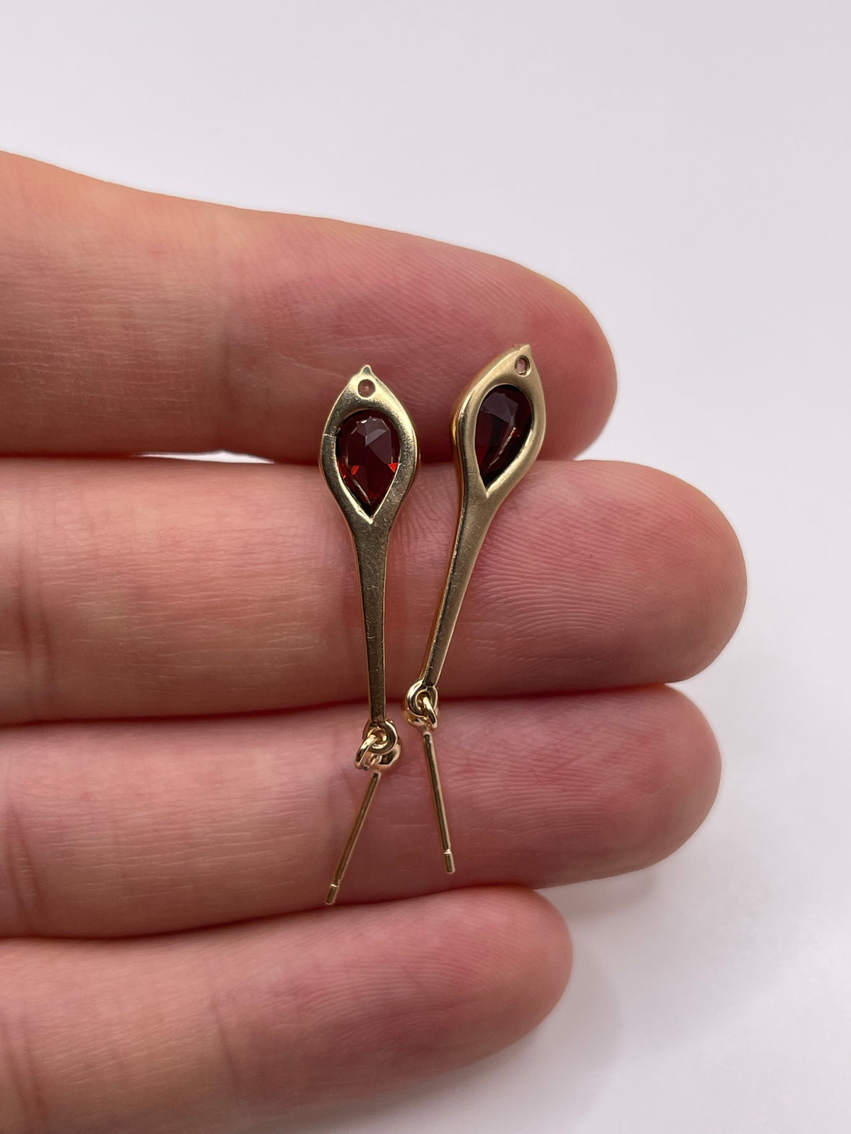 9ct gold garnet and diamond earrings