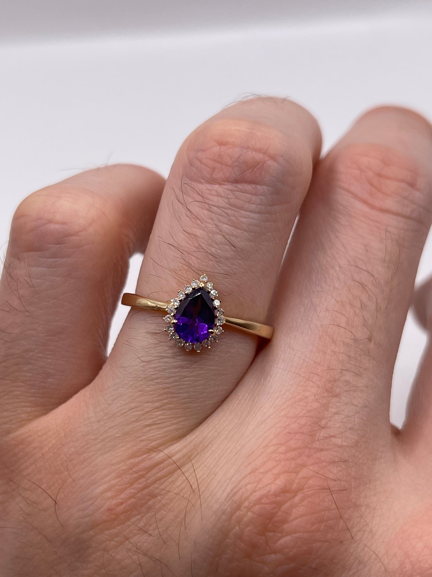 9ct gold amethyst and diamond ring