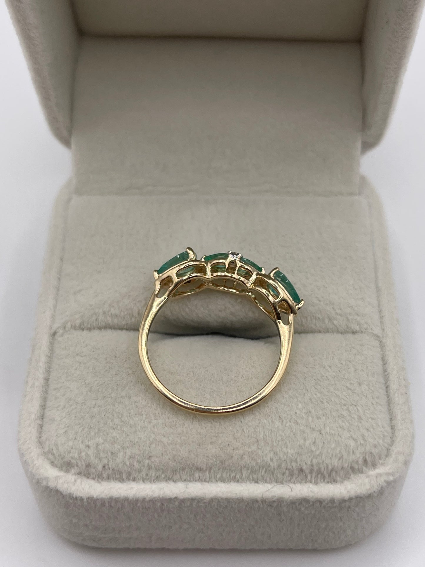 9ct gold emerald and diamond ring