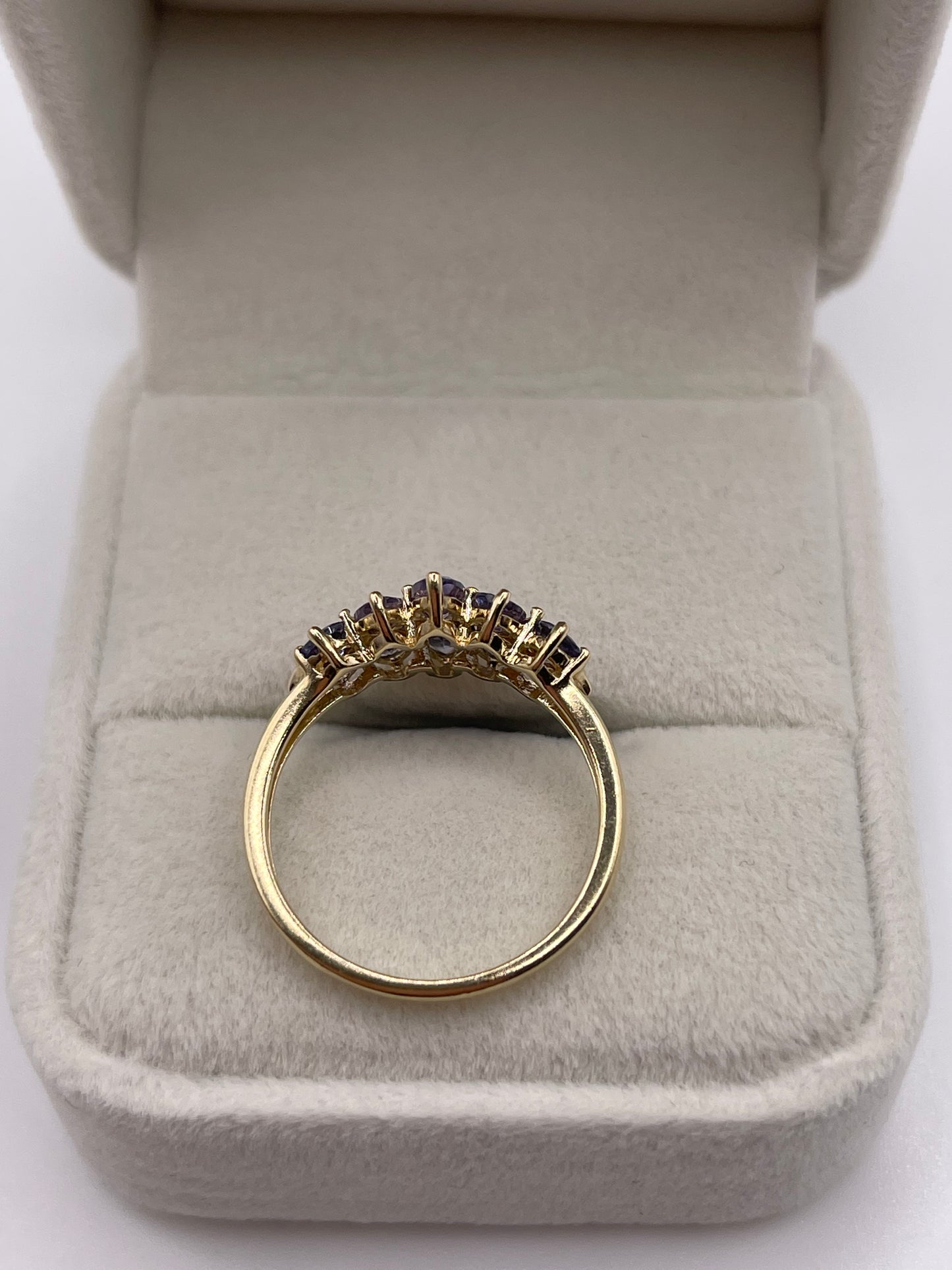 9ct gold tanzanite and diamond ring