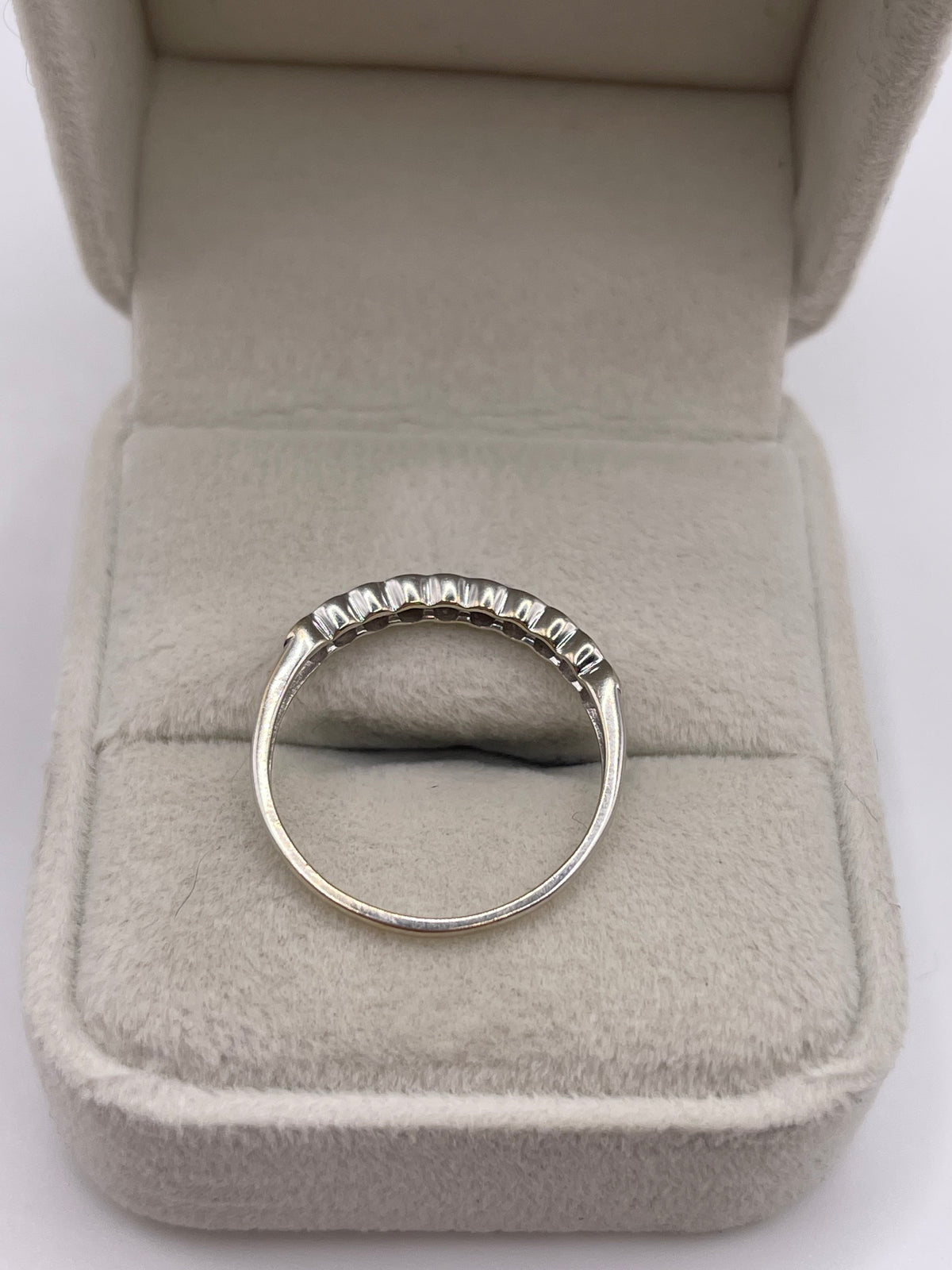 18ct white gold diamond ring
