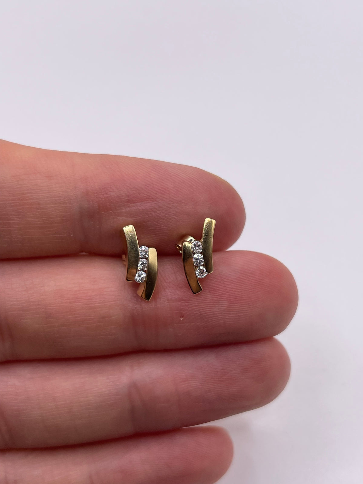 9ct gold cz earrings