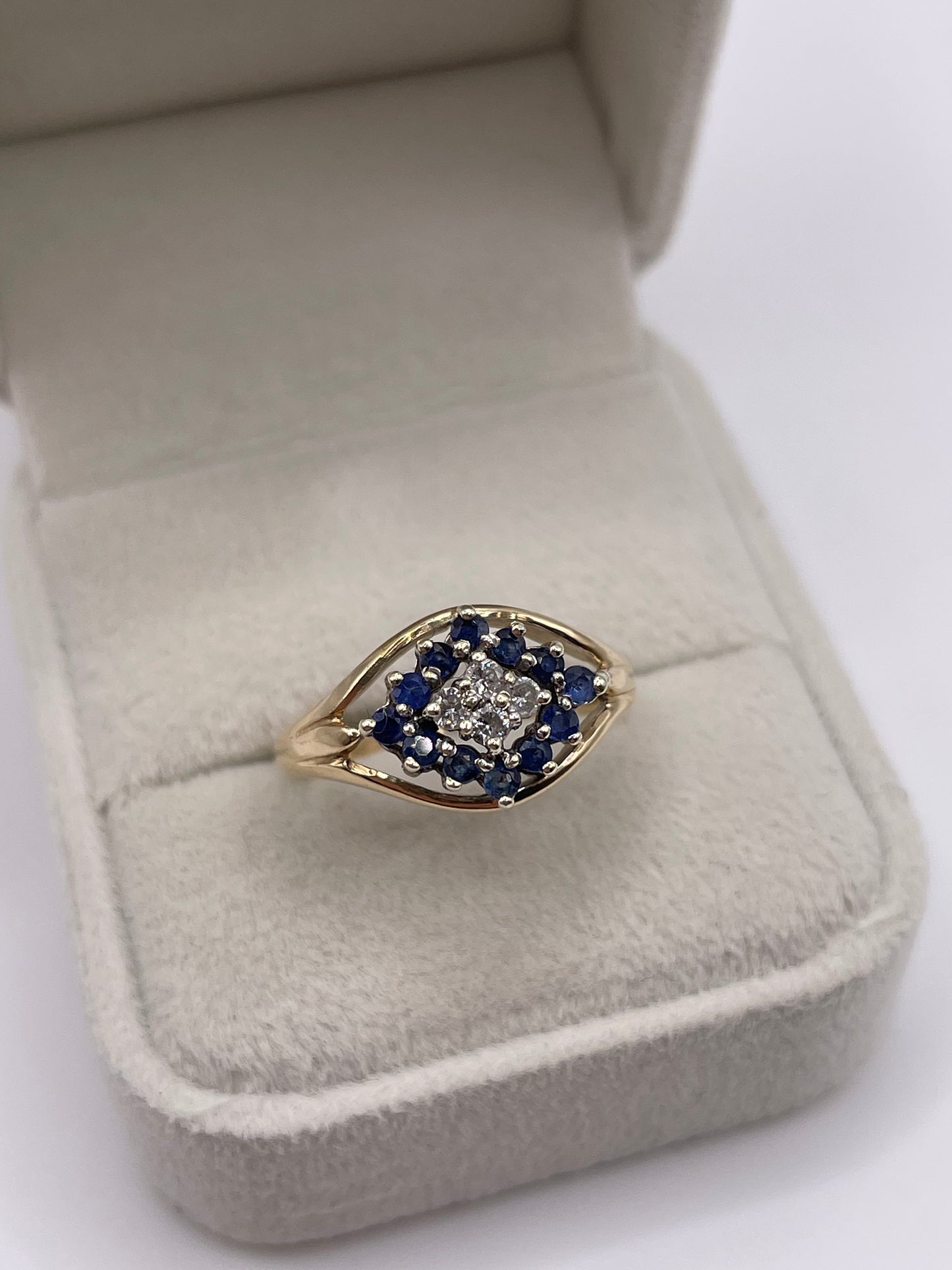 9ct gold sapphire and diamond ring