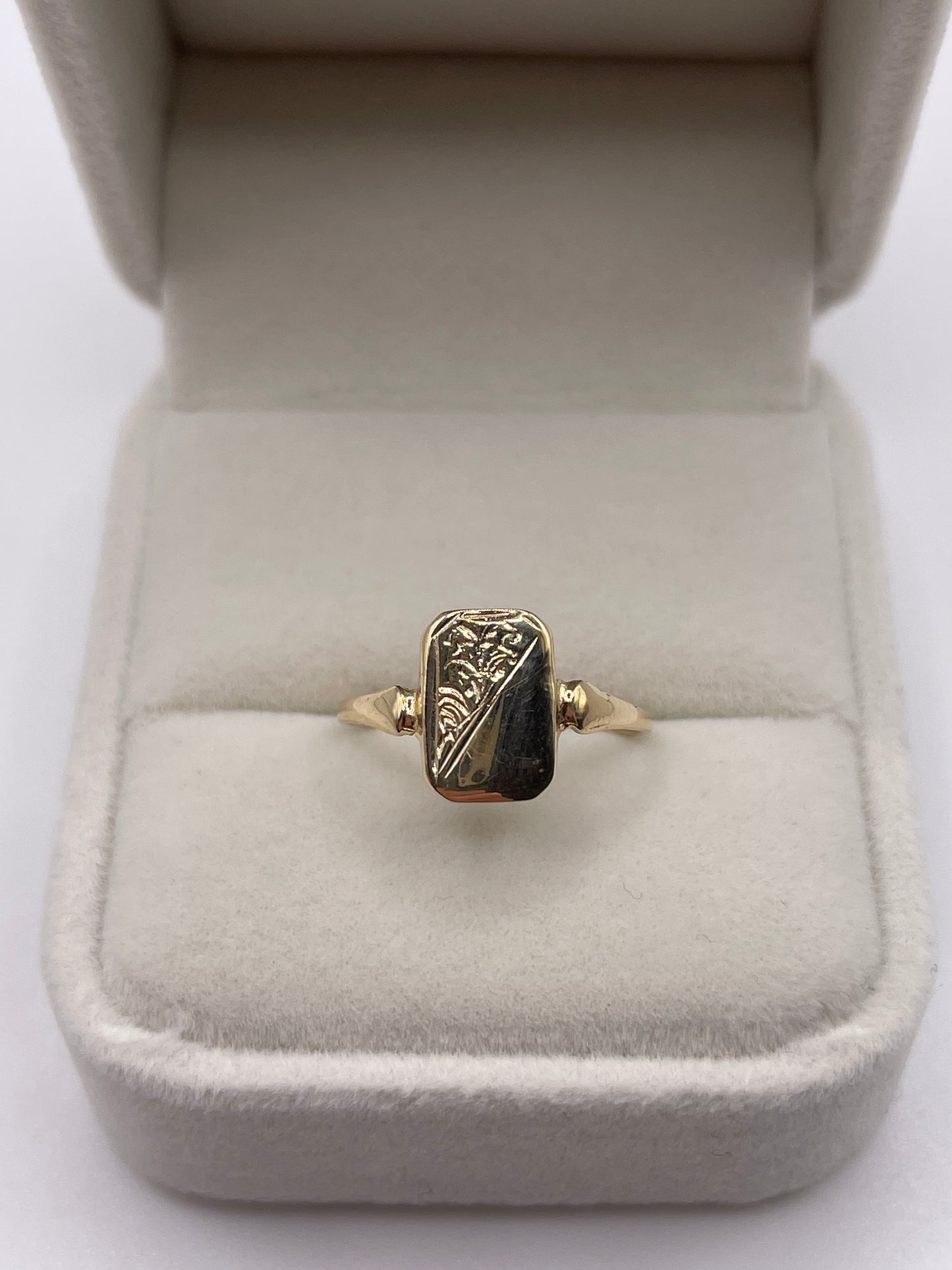 9ct gold signet ring