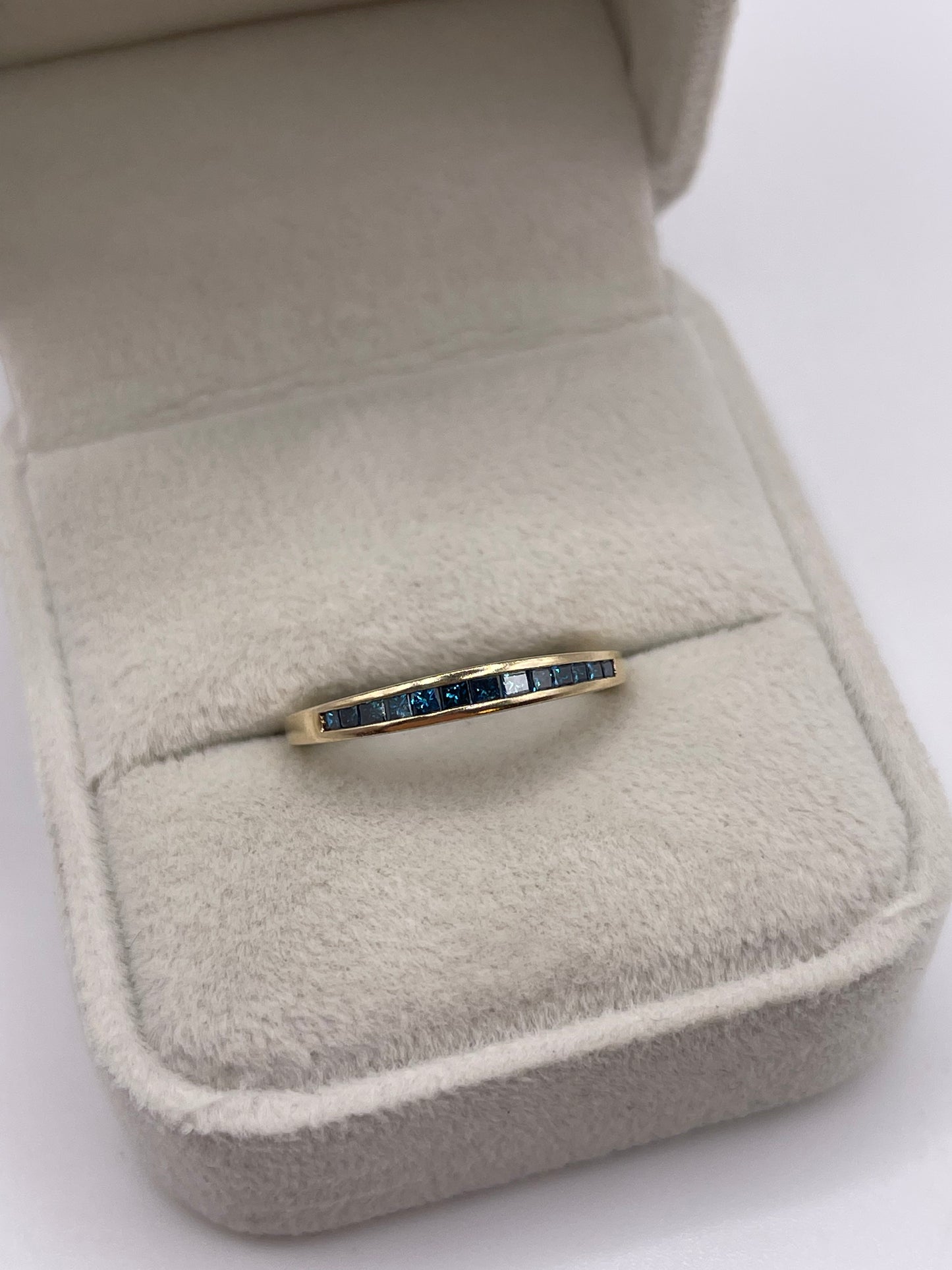 9ct gold blue diamond ring