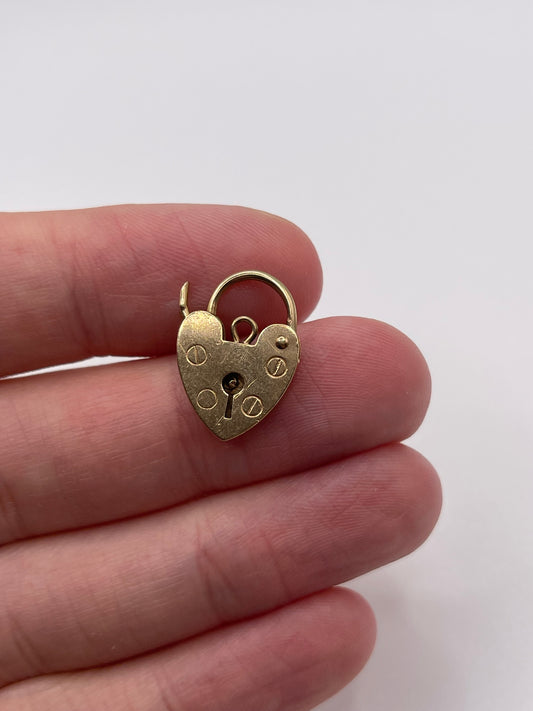 9ct gold padlock 129