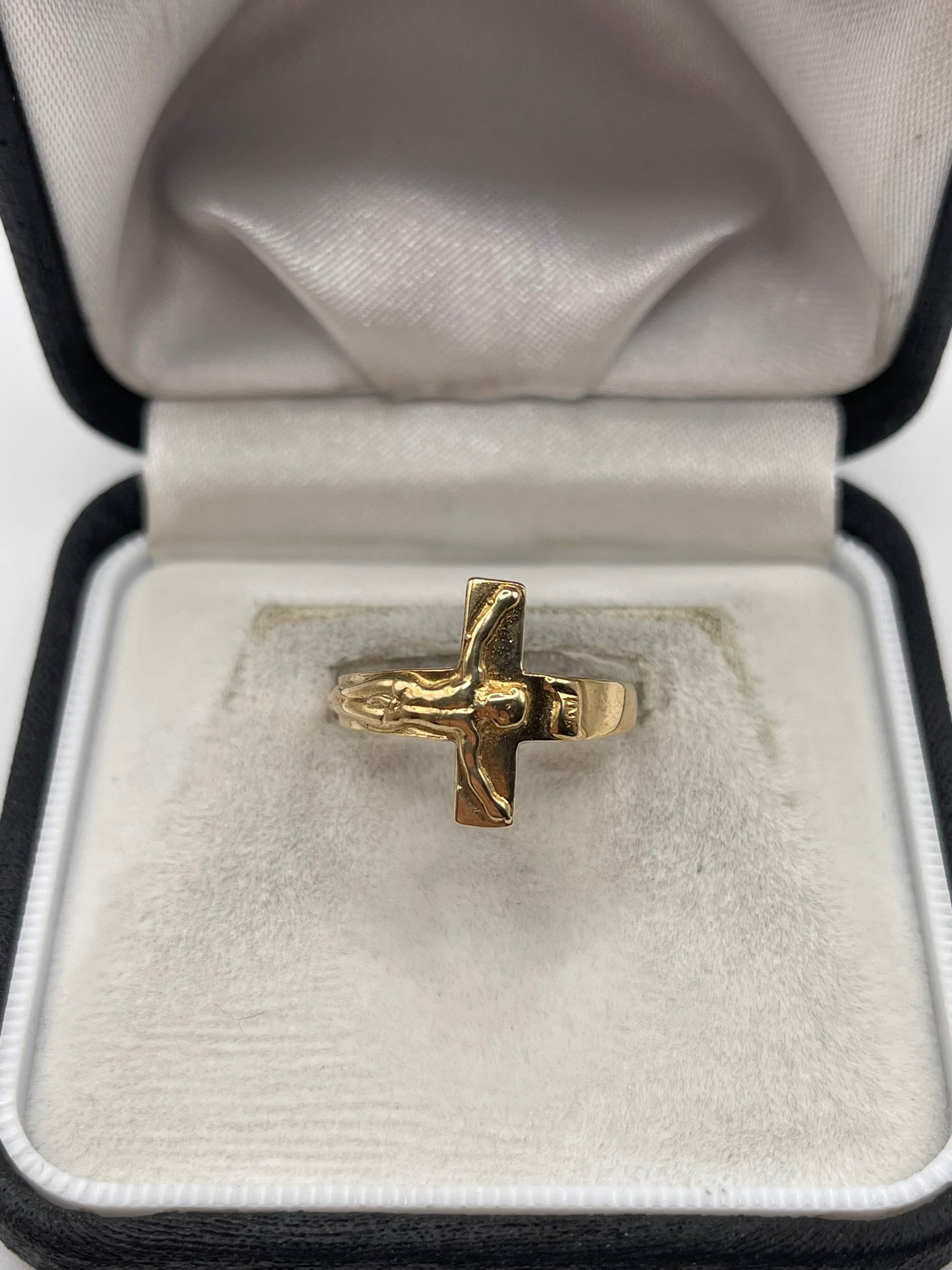 9ct gold crucifix ring