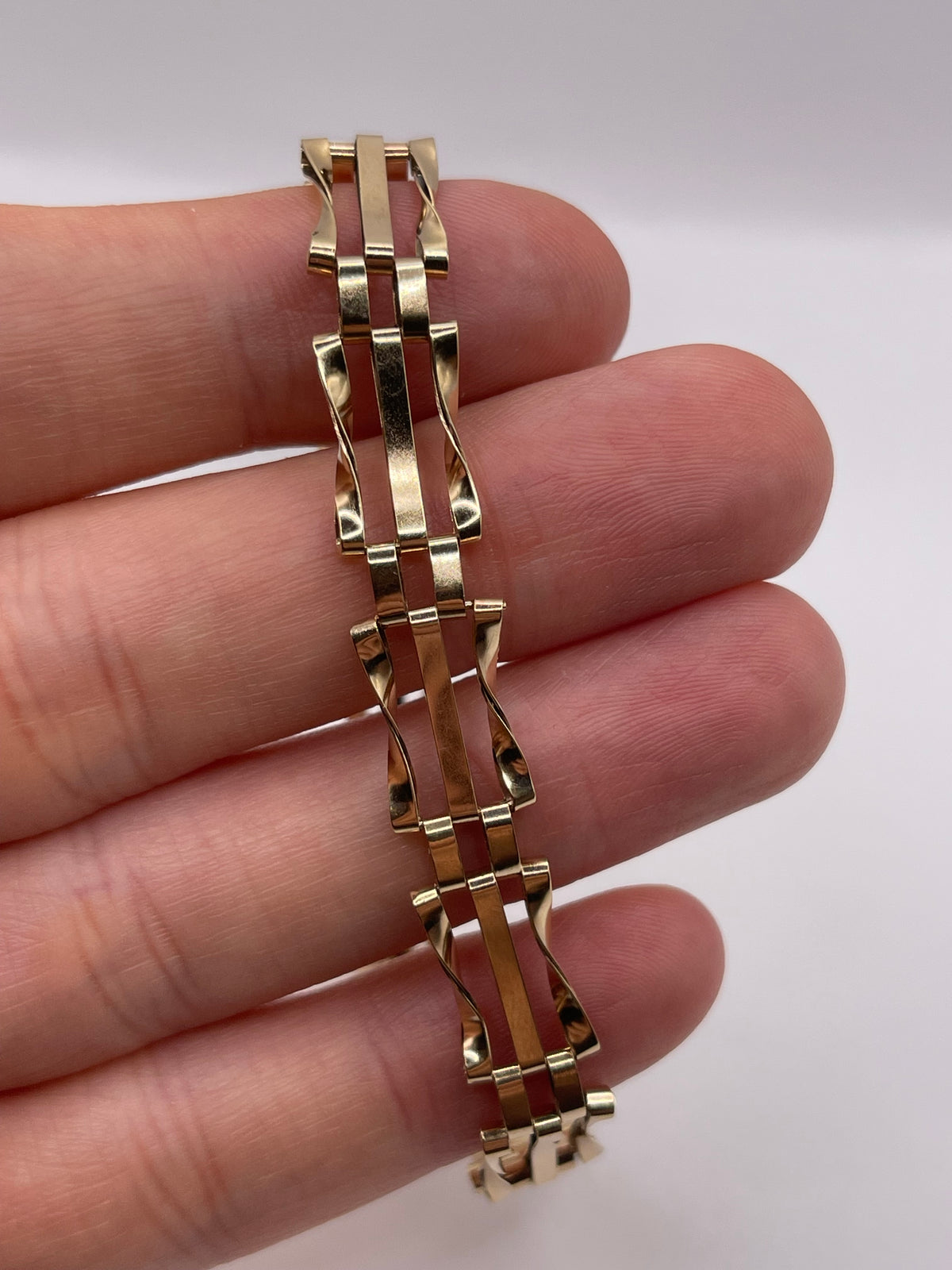 9ct gold padlock bracelet