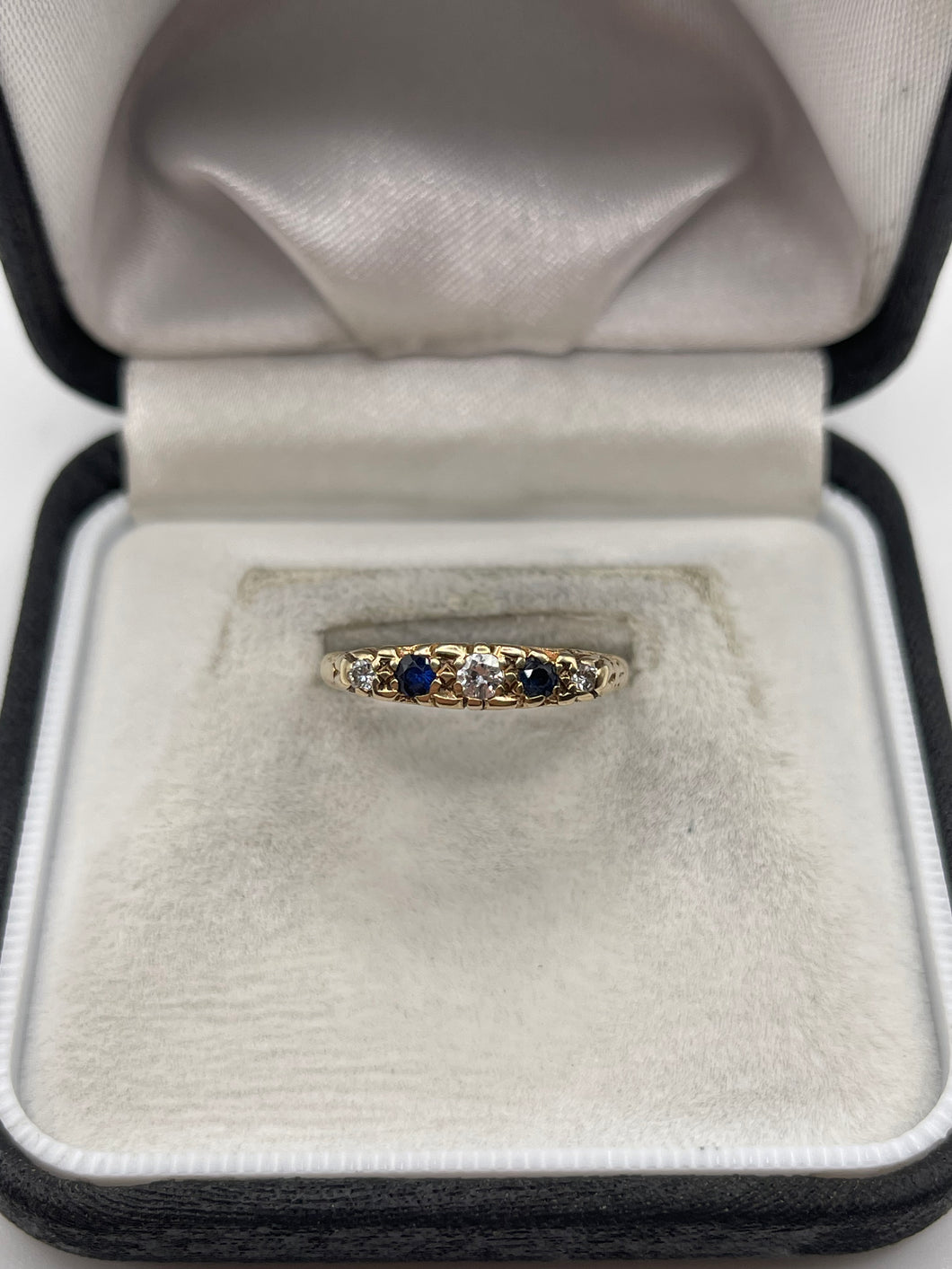 9ct gold sapphire and diamond ring
