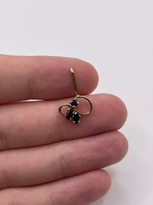 9ct gold sapphire pendant
