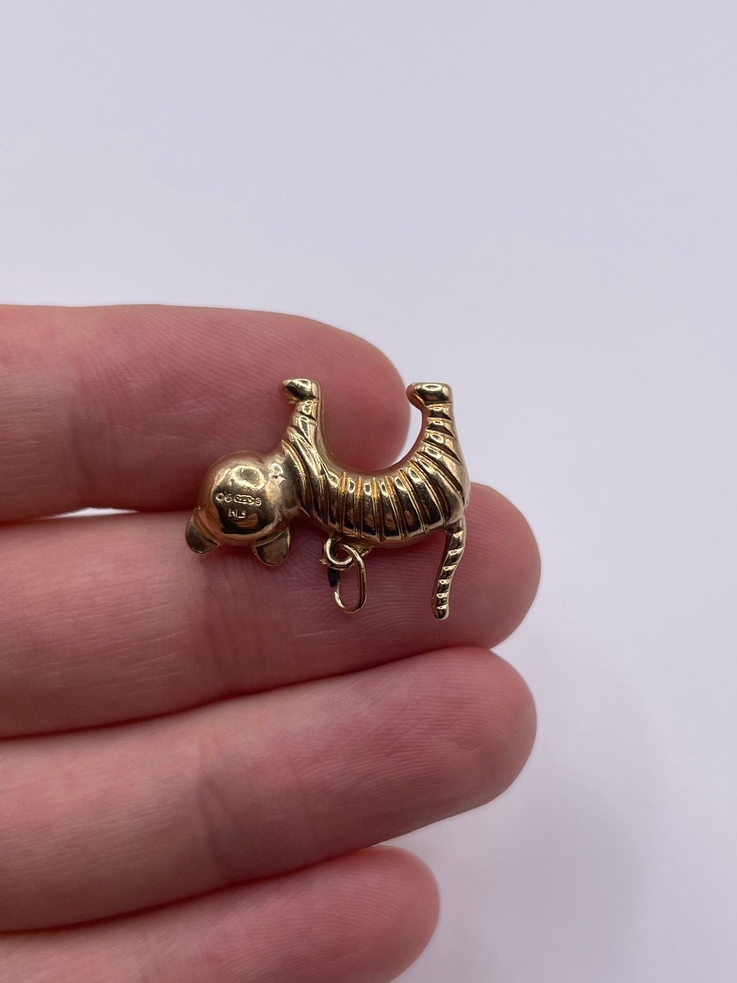 9ct gold cat charm