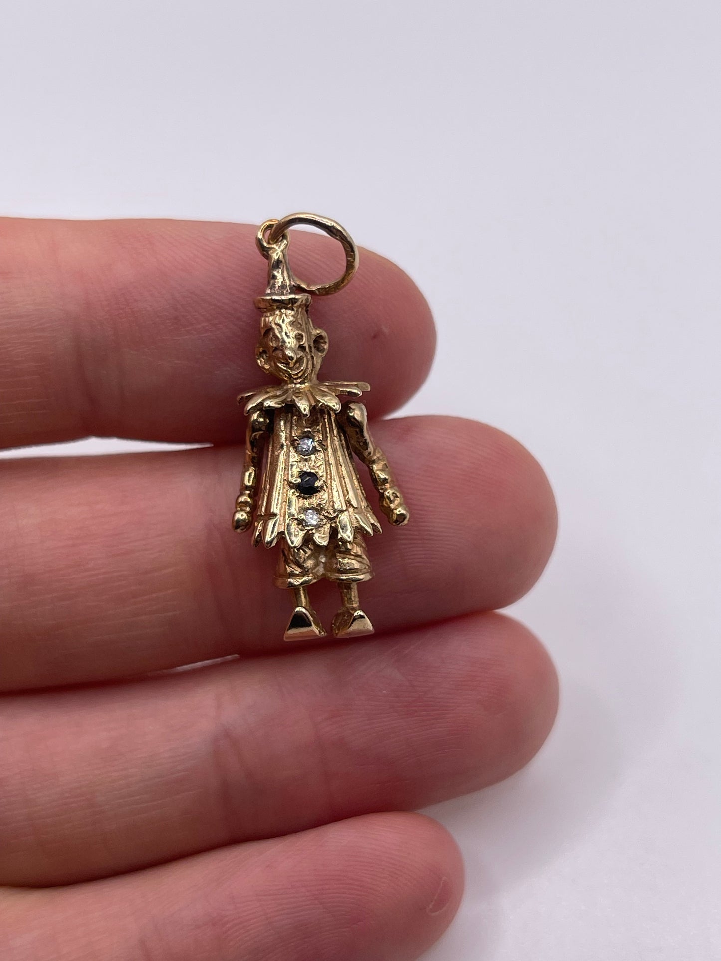 9ct gold clown pendant