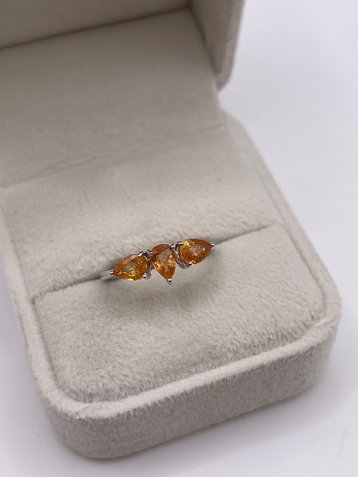 9ct white gold orange sapphire ring