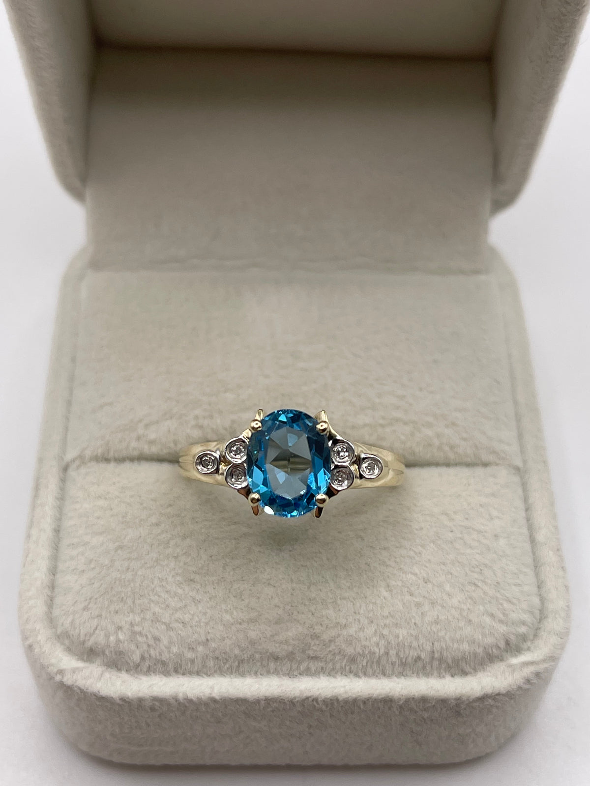 9ct gold topaz and diamond ring