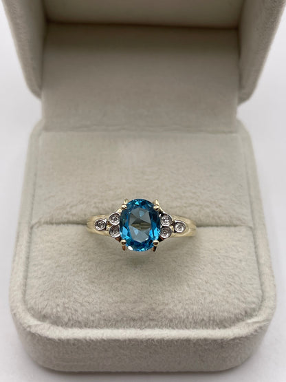 9ct gold topaz and diamond ring