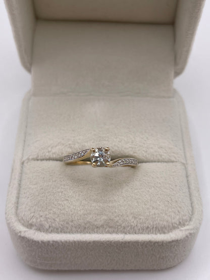 9ct gold aquamarine and diamond ring