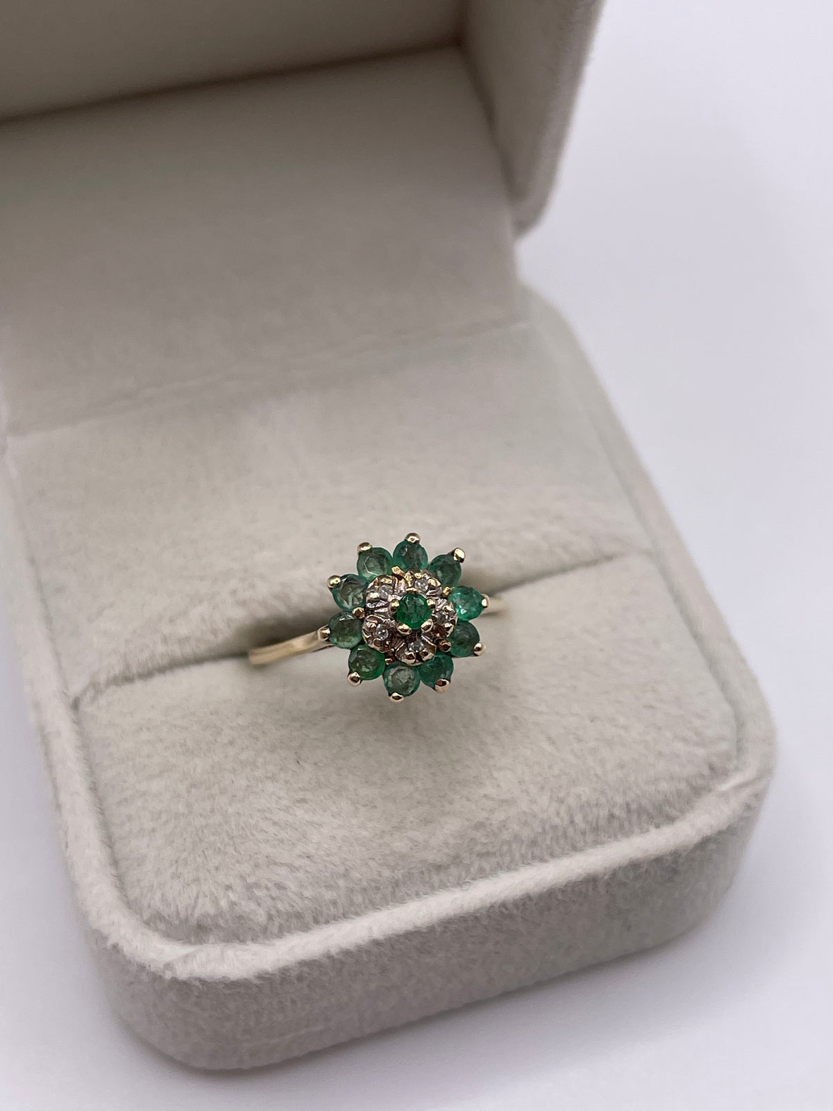 9ct gold emerald and diamond ring
