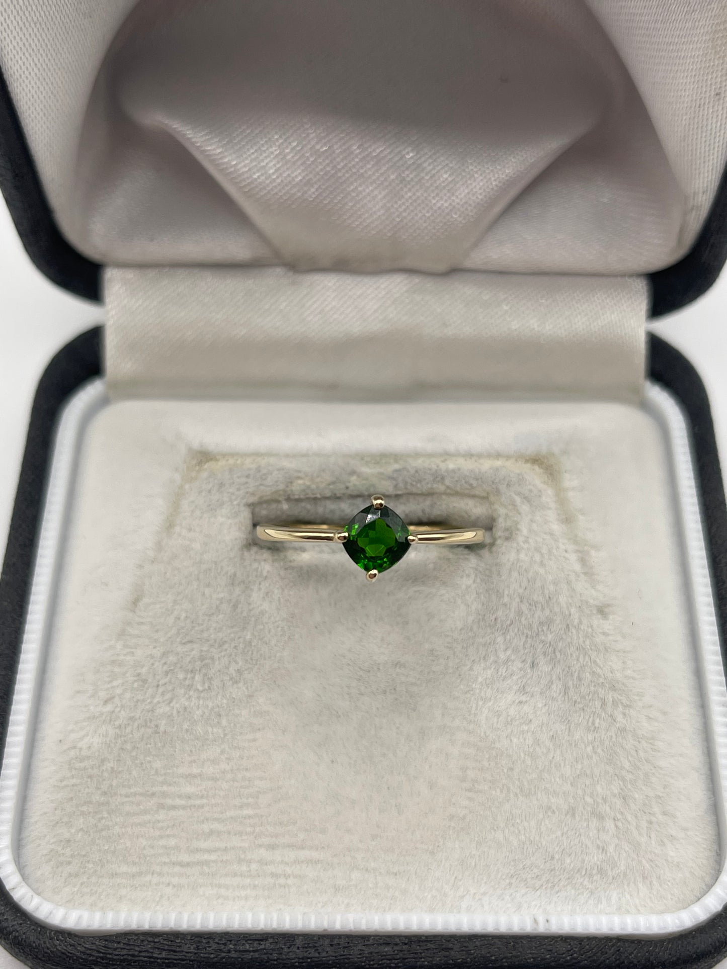 9ct gold diopside ring