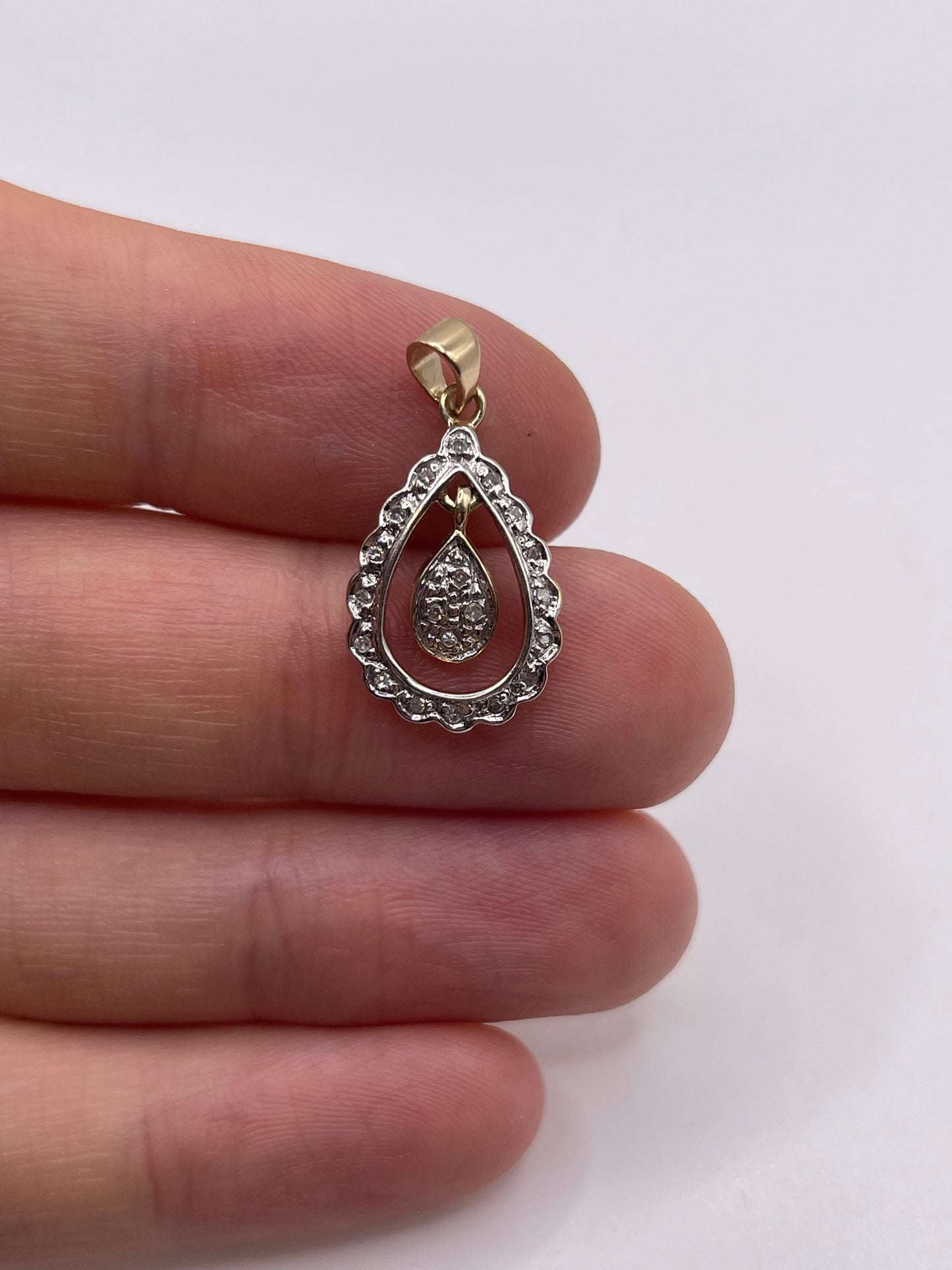 9ct gold diamond pendant