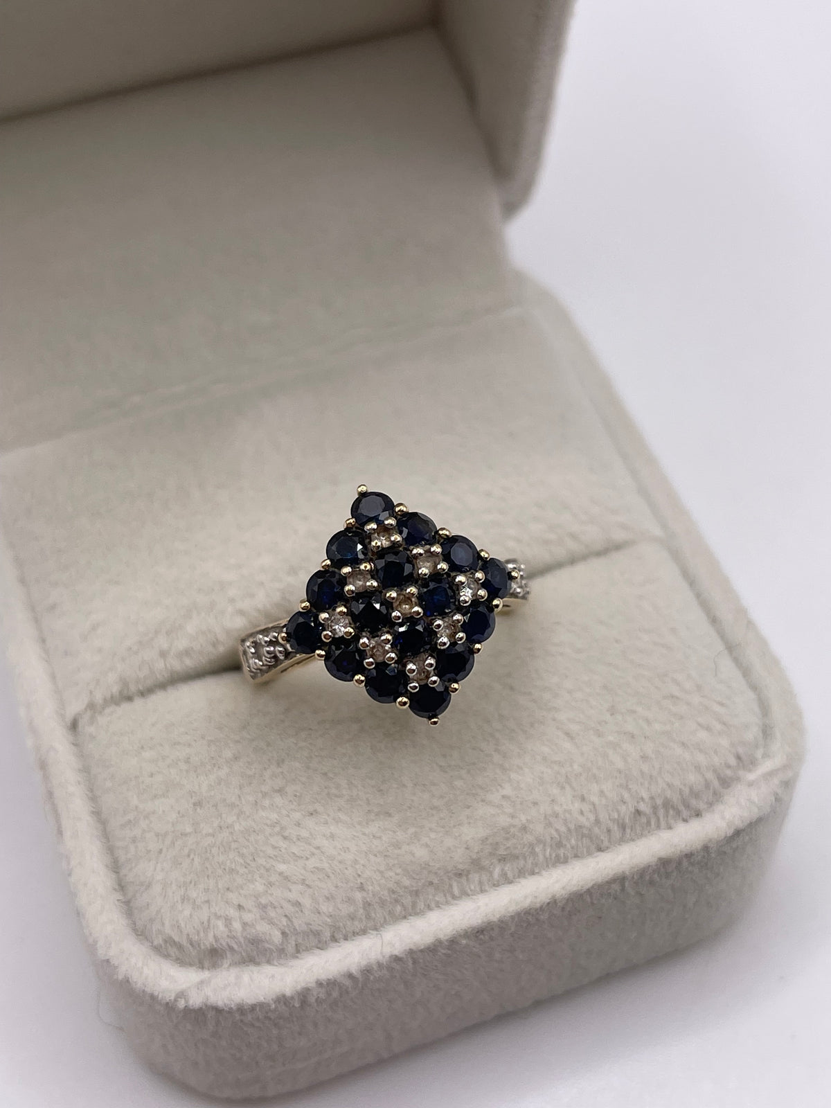 9ct gold sapphire cluster ring