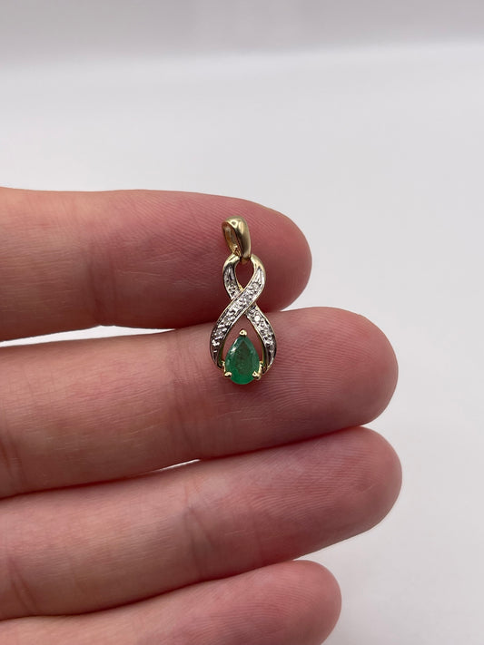 9ct gold emerald and diamond pendant