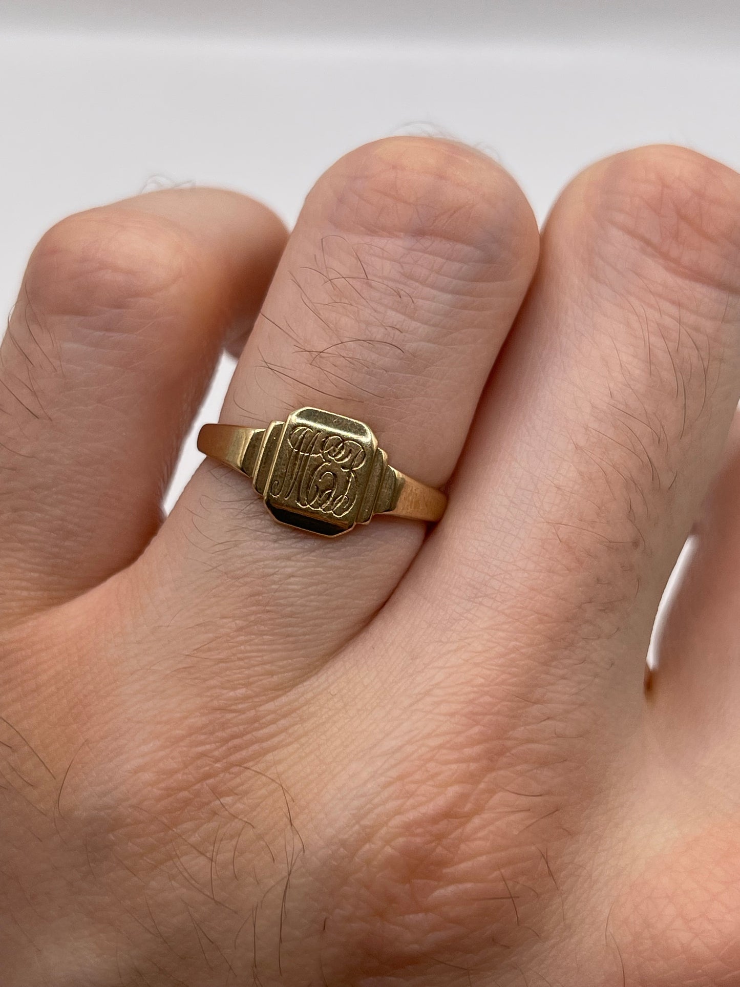 9ct gold initial signet ring
