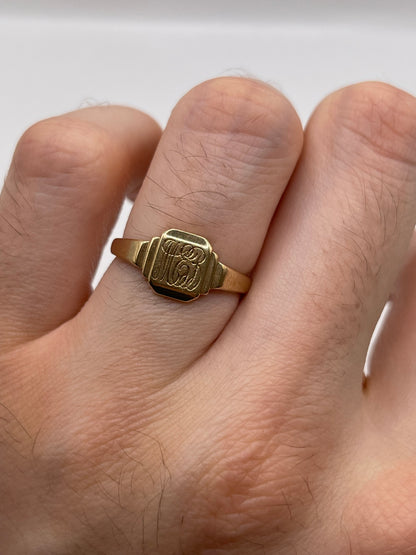 9ct gold initial signet ring