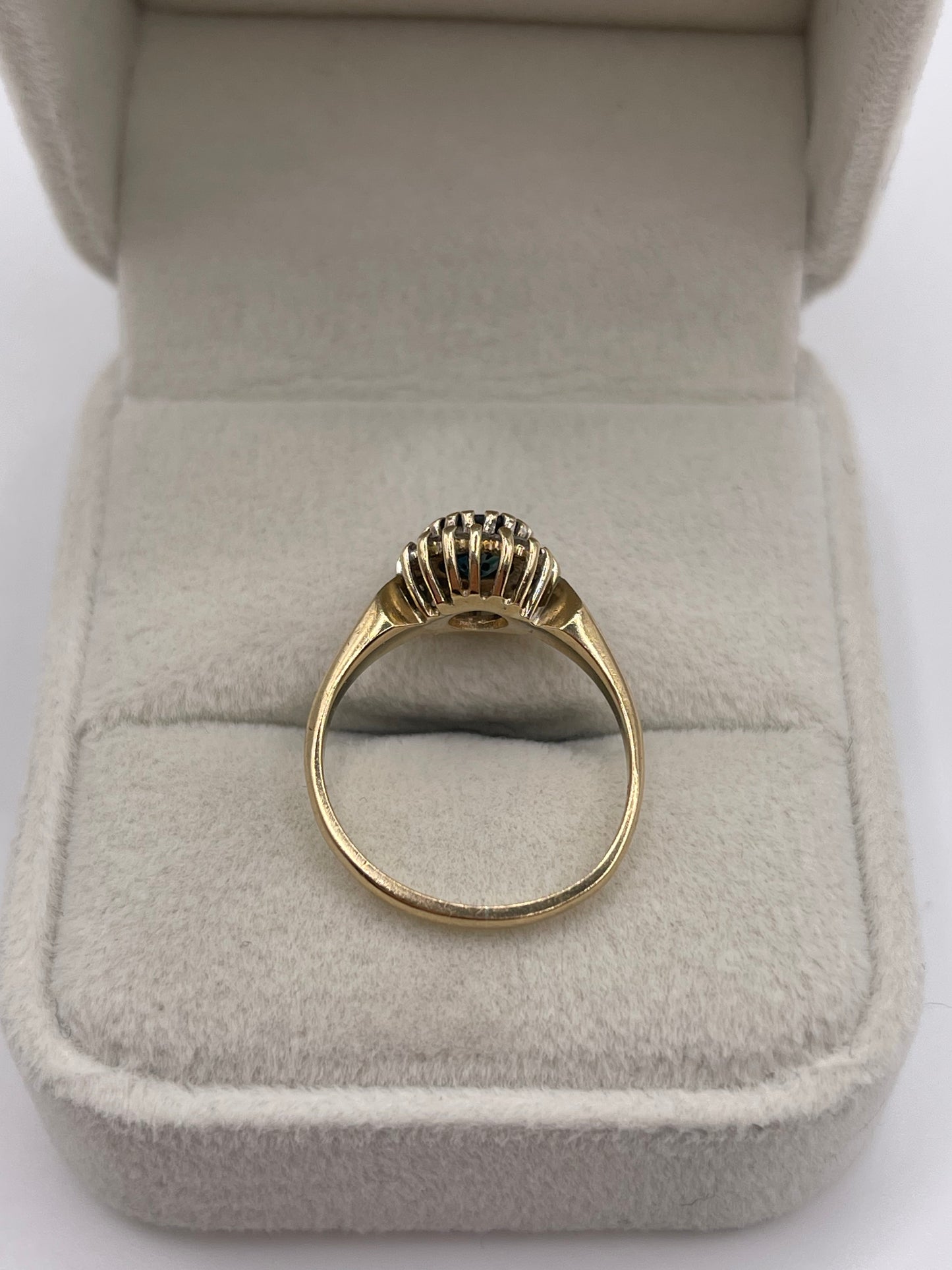 9ct gold sapphire and diamond ring