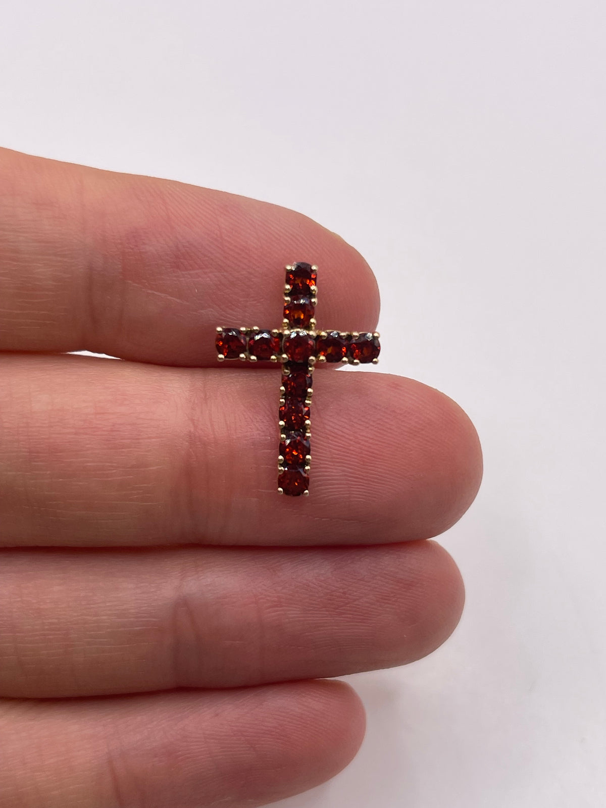 9ct gold garnet cross pendant