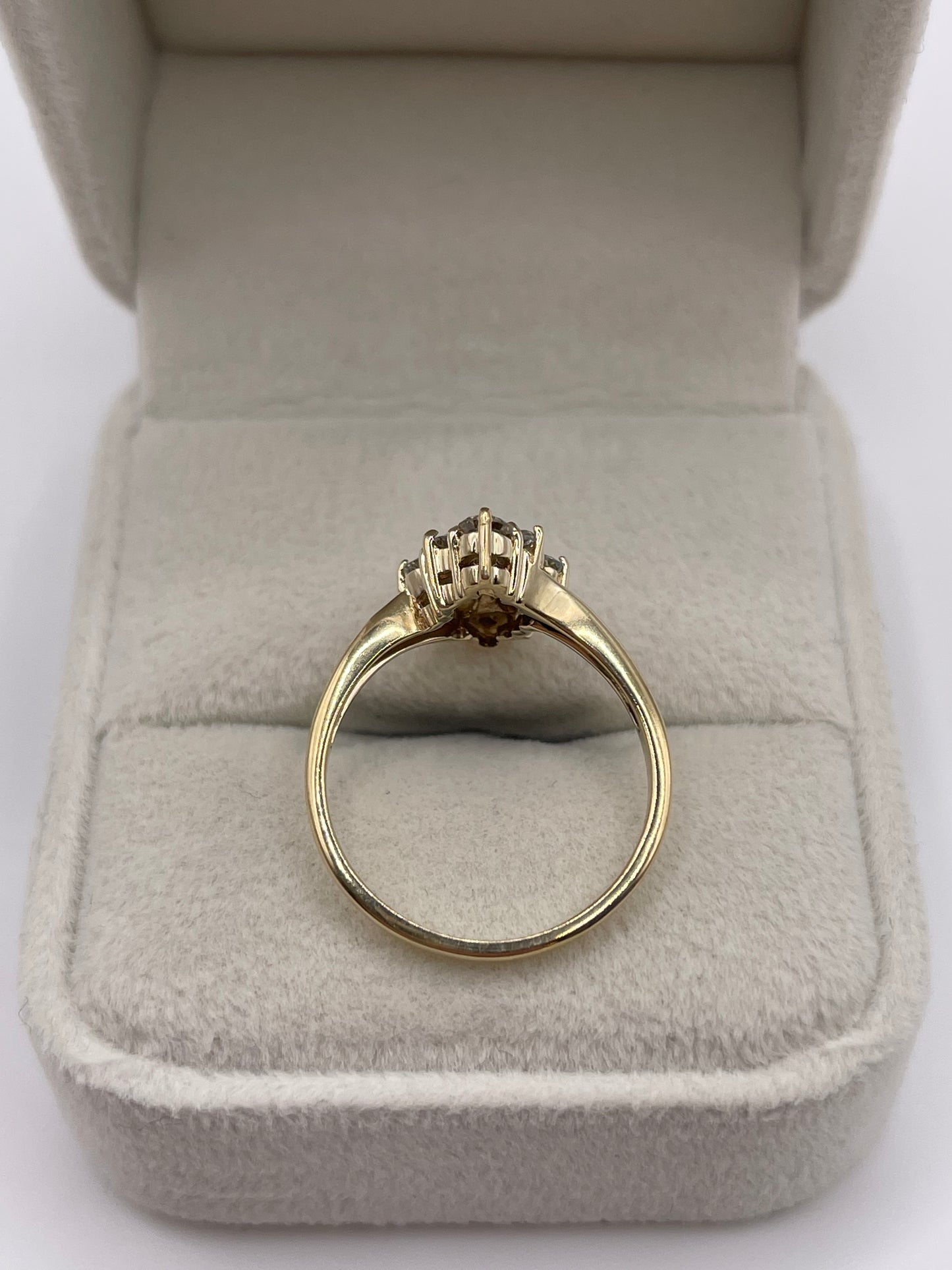 9ct gold topaz and diamond ring