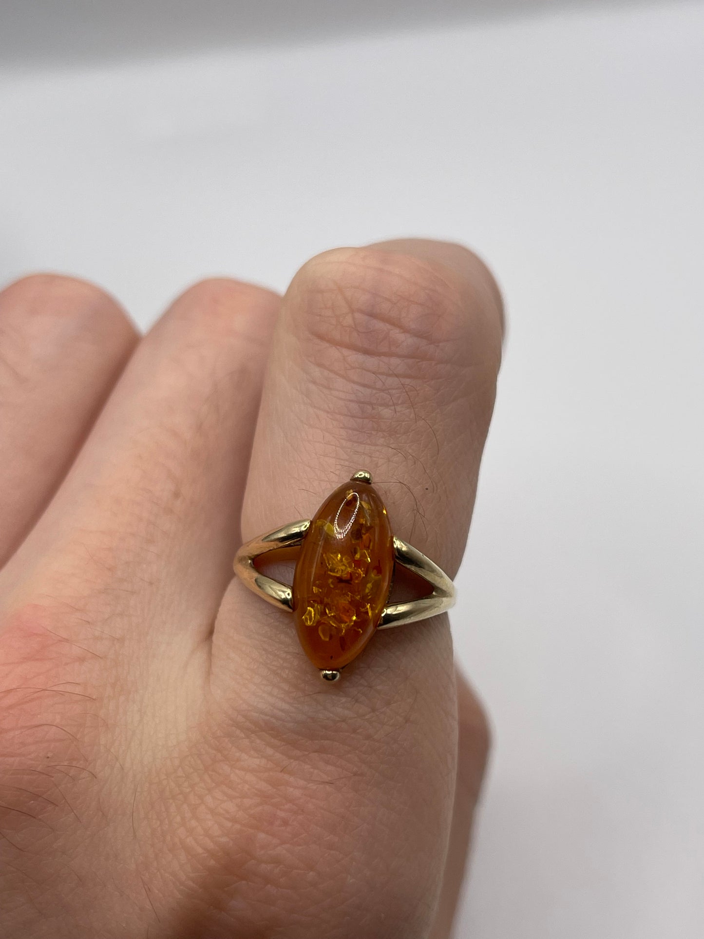 9ct gold amber ring
