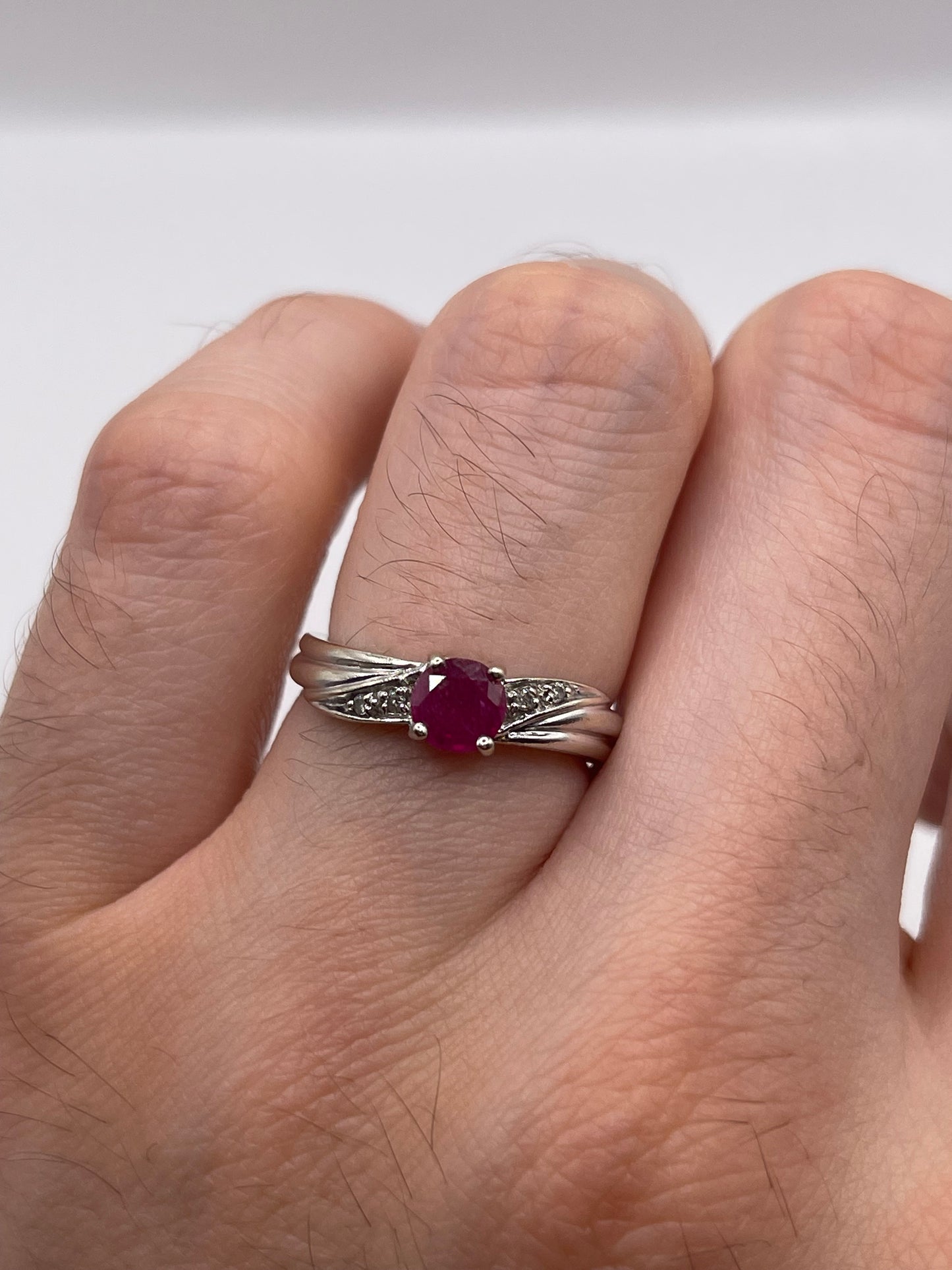9ct white gold ruby and diamond ring