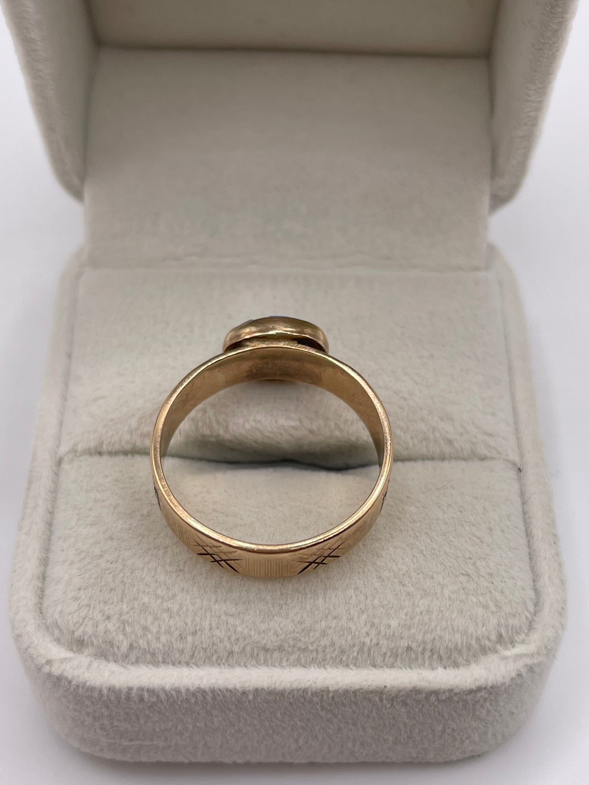 9ct gold opal doublet ring
