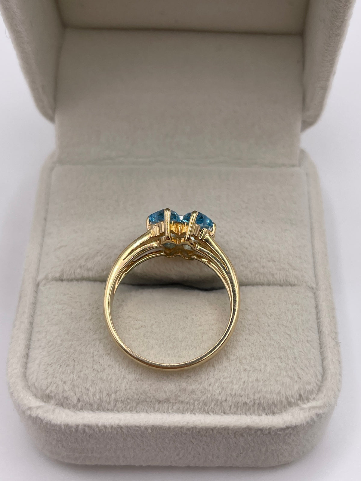 9ct gold topaz and diamond ring