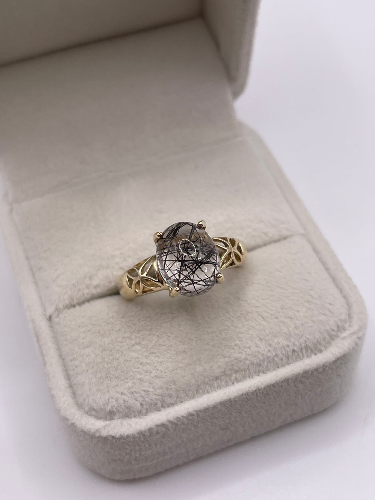 9ct gold rutile quartz ring