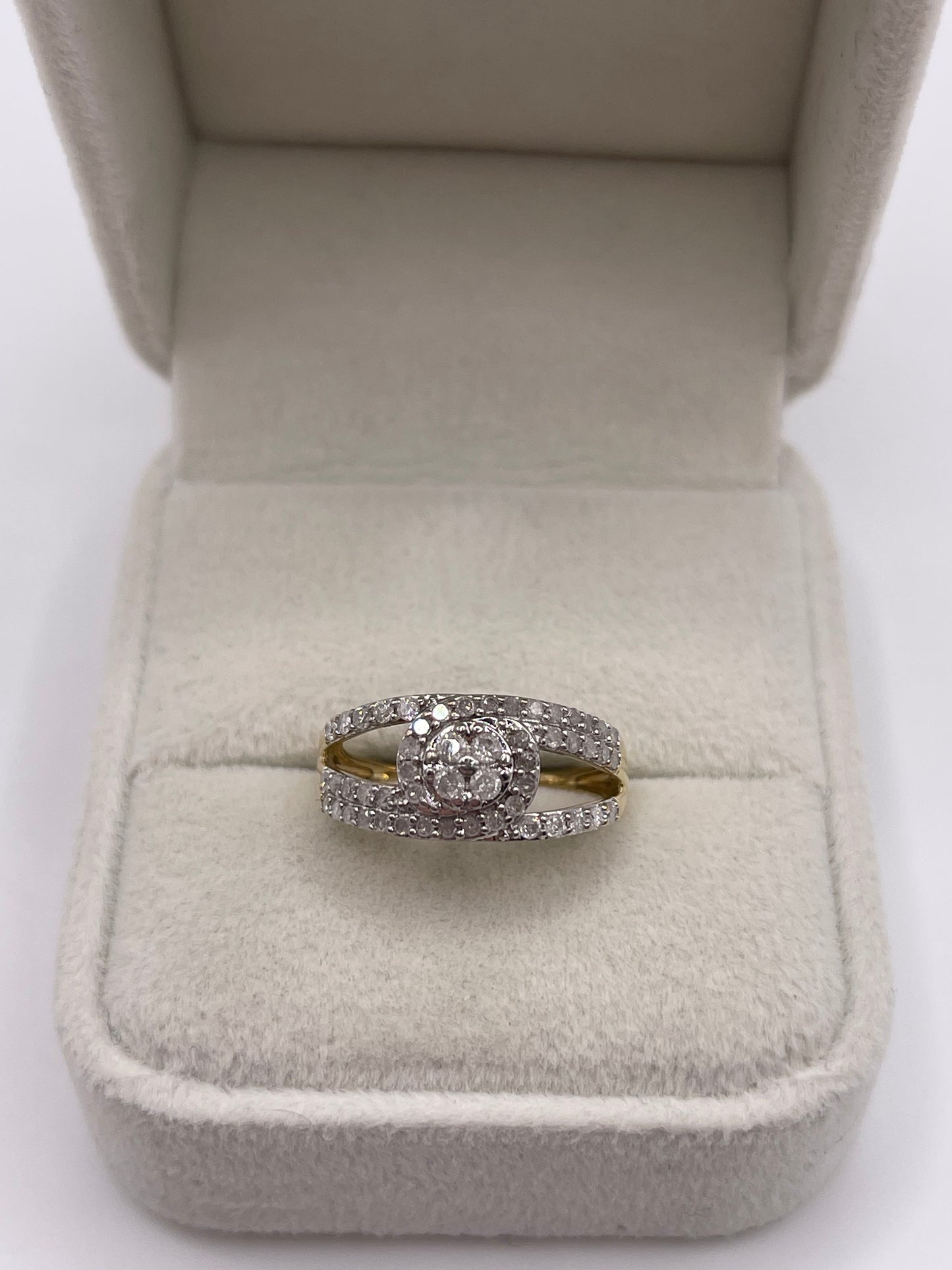 9ct gold diamond cluster ring