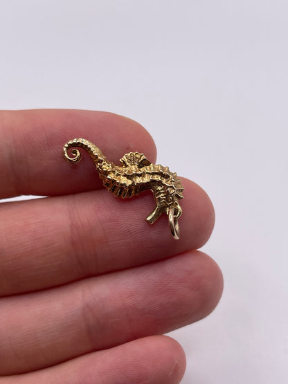 9ct gold seahorse charm