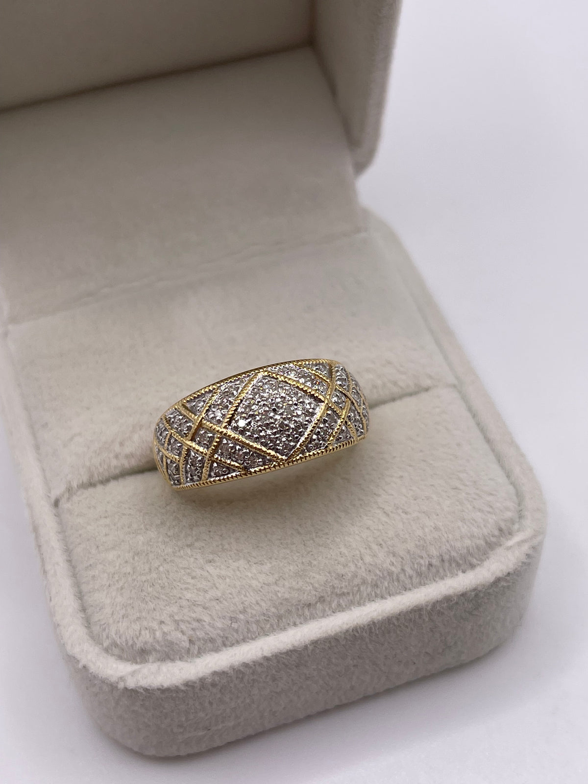 18ct gold diamond cluster ring
