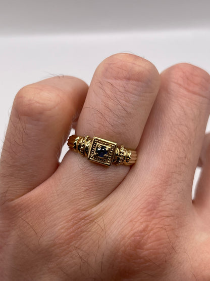 9ct gold sapphire ring